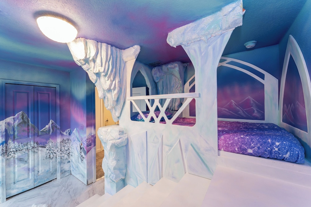 Awesome 8BR Villa Pool Theater Arcade