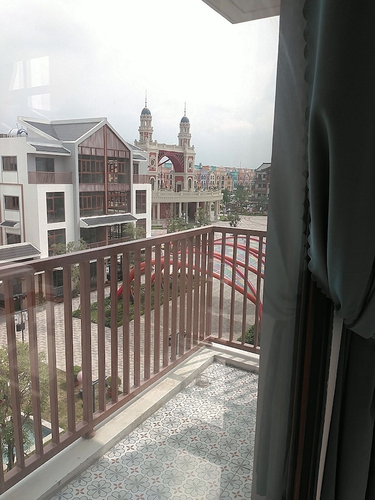 L''amouse Home view 3