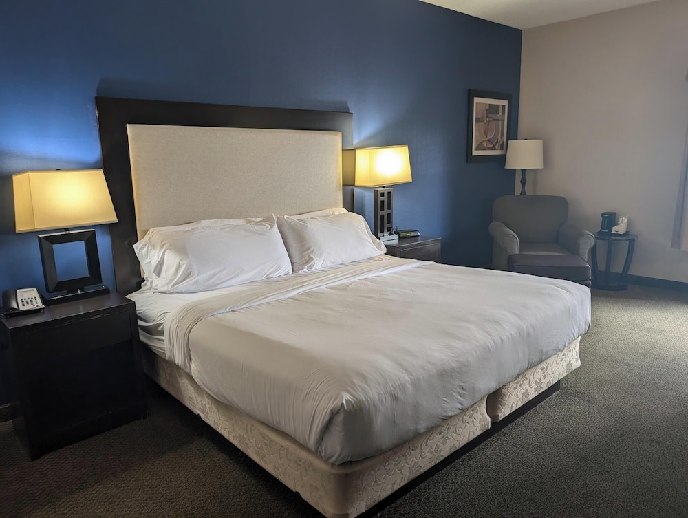 Wingate by Wyndham Ashland view 2