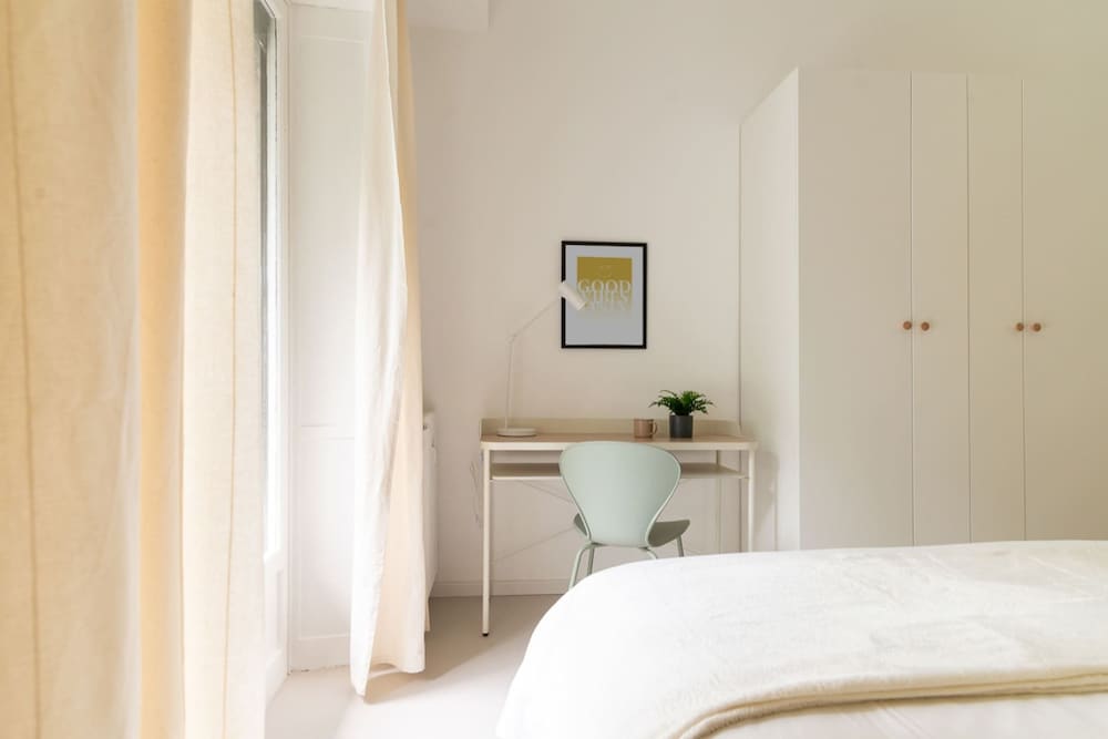 w Elegant 3BR Near Milan Center
