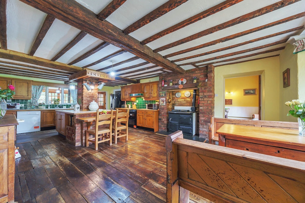 Brookside Manor House