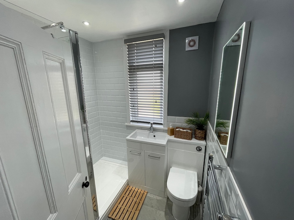 Cozy, Spacious 2Bd House In Historic Chapelfields