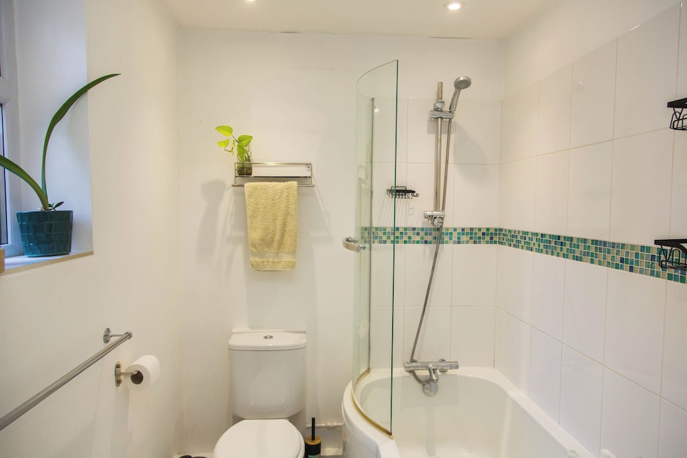 Calm Private Annex Ideal to Work, Rest & Explore