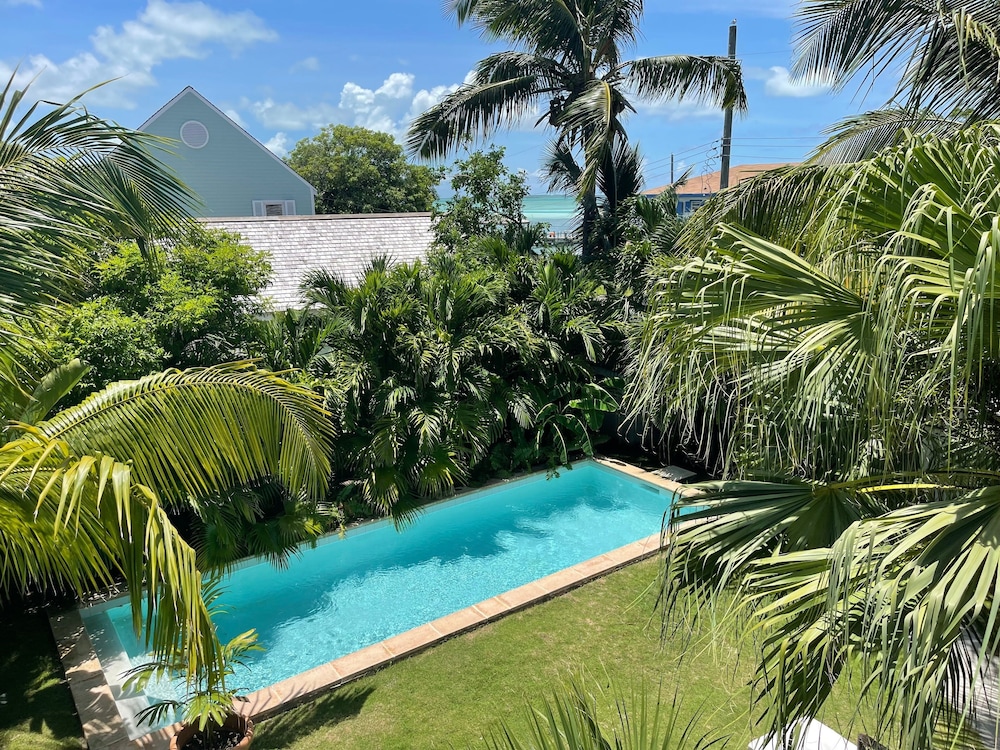 Hibiscus Hill Kings Treat - Ultimate Island Style House W/pool 3 Bedroom Home
