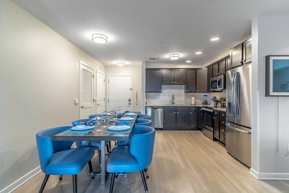 4001 Vista Cay