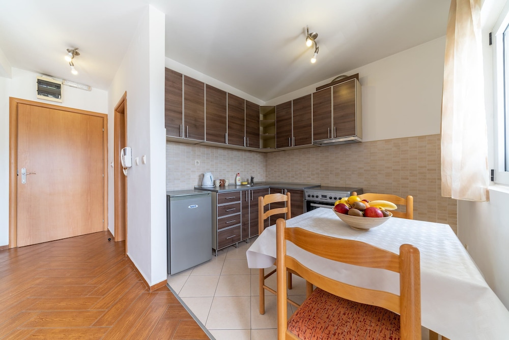 SMS Apartments