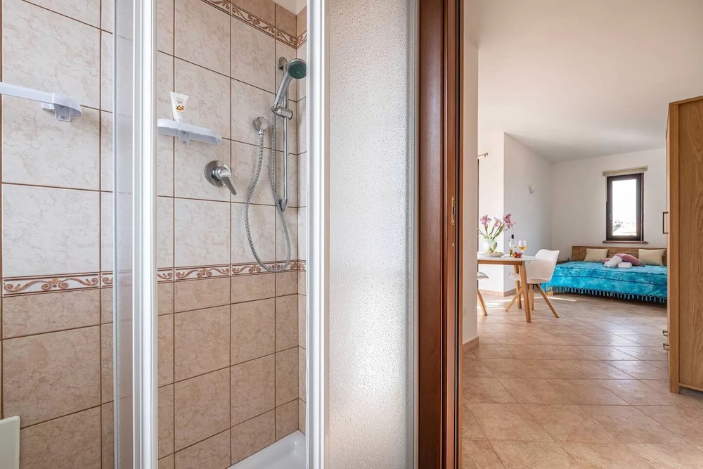 Amazing Detached Villa for 8 Guests Near Stintino
