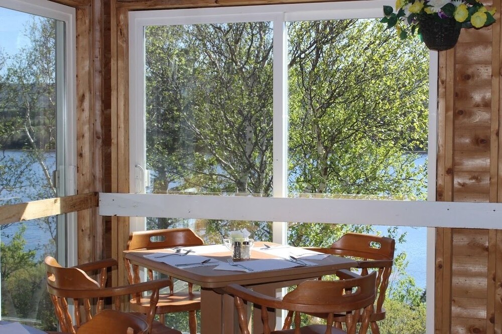 Duck Cove Inn
