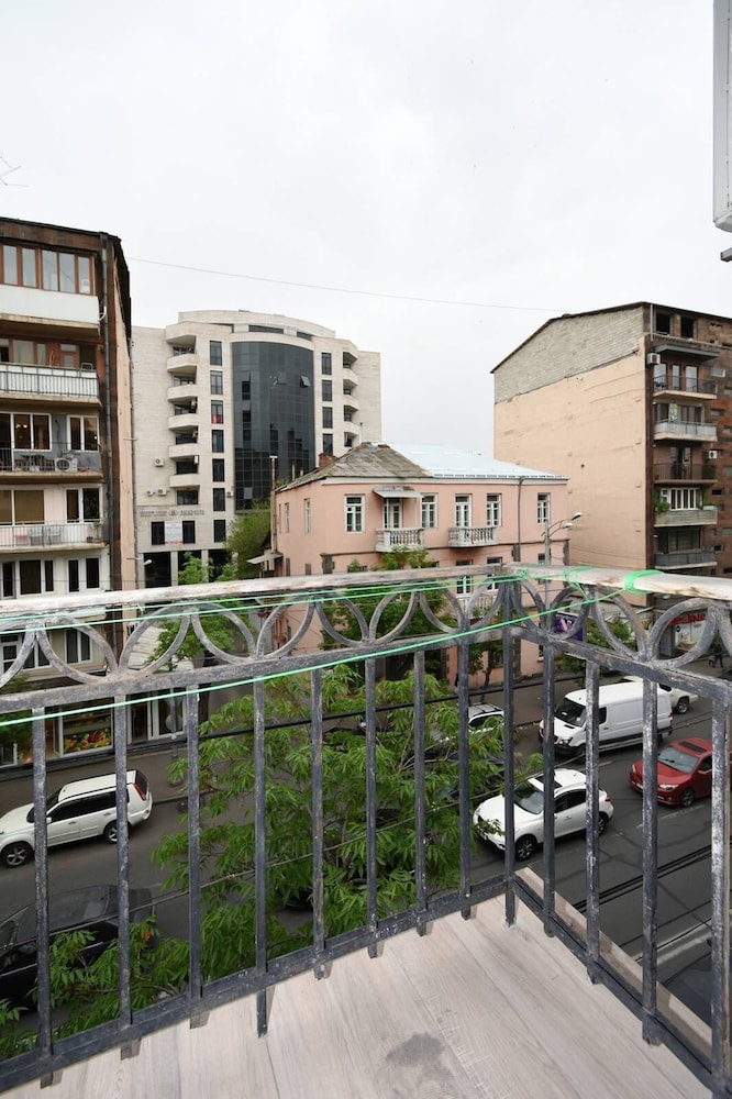 Apartment on Nalbandyan street