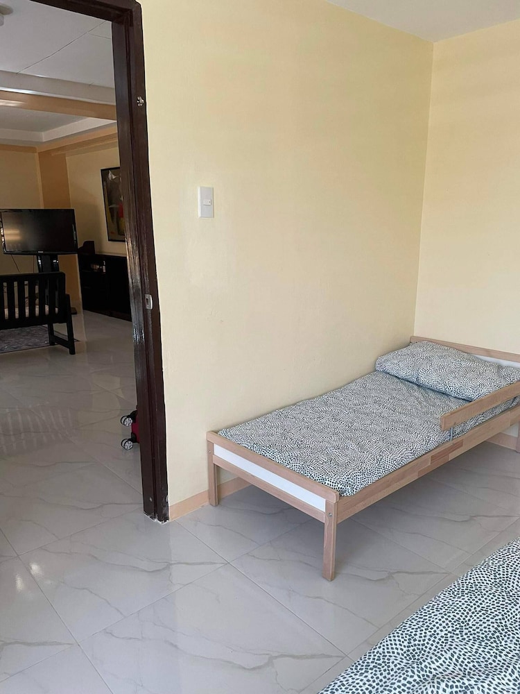 Cozy 3br Home Entry to Cwc, Pili Golf, Naga, Bicol