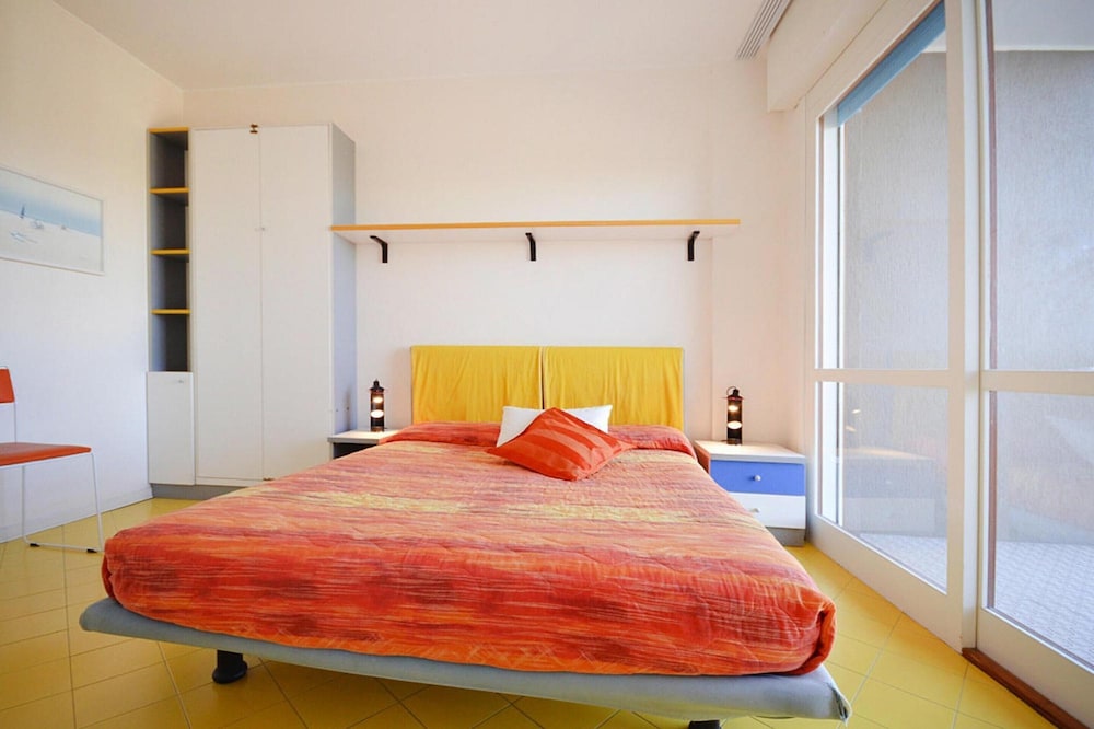 Apartment in Lignano Sabbiadoro Near Cafe view 5