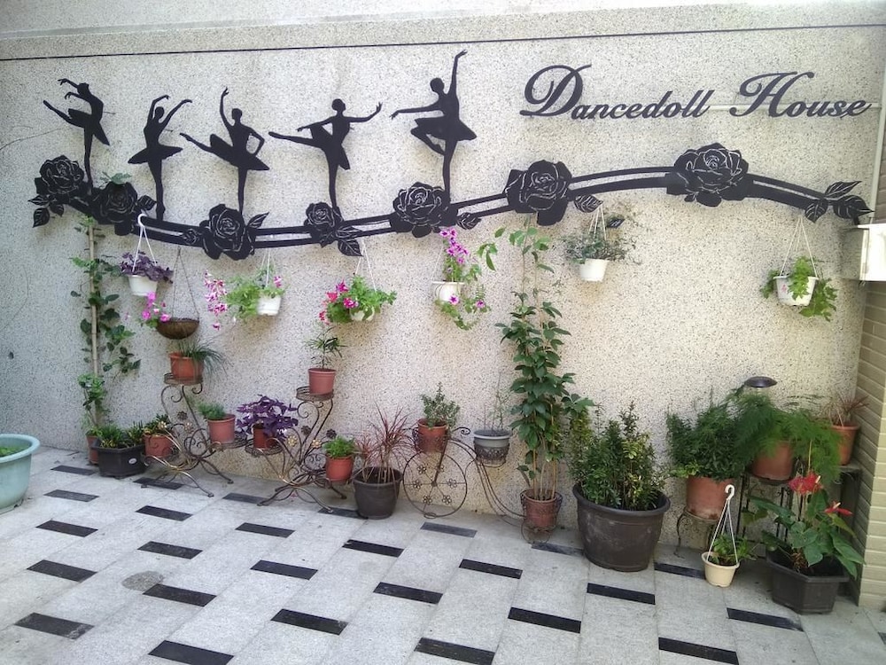 dancedoll-house