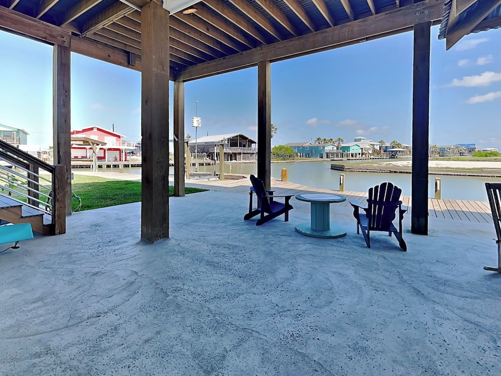 The Salty Dog at Copano Bay by Miss Kitty’s