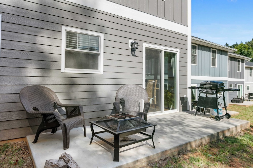 Cypress & Willow Buyout by Avantstay 2 Home Buyout! Sleeps 16!