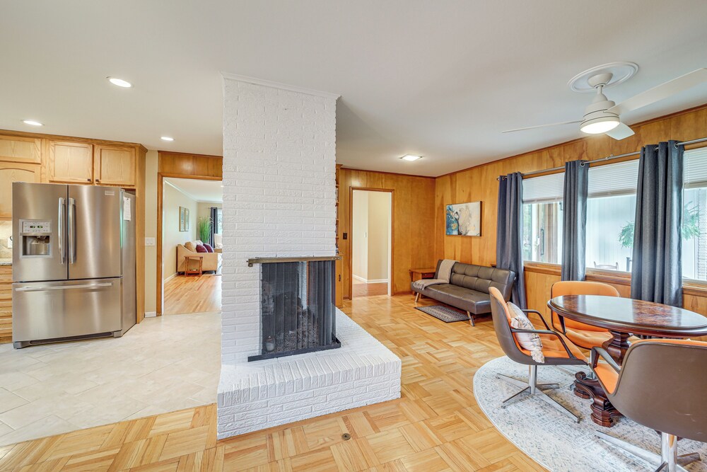 6 Mi to Dtwn: Waterfront Home in Tulsa!