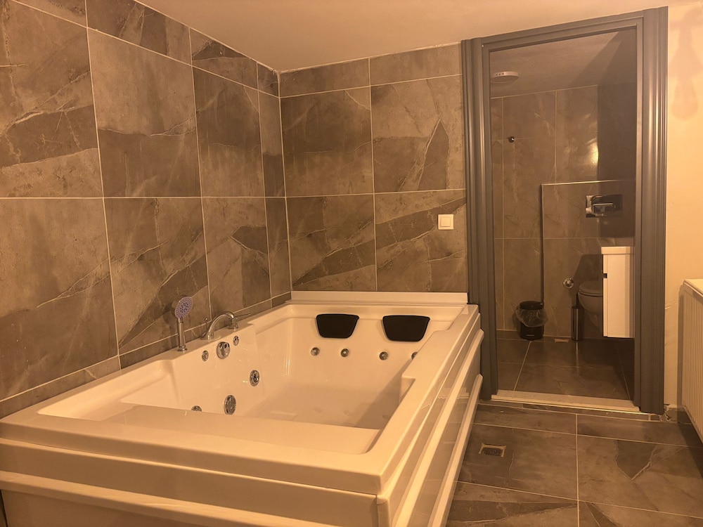 LİZBONİA OTEL