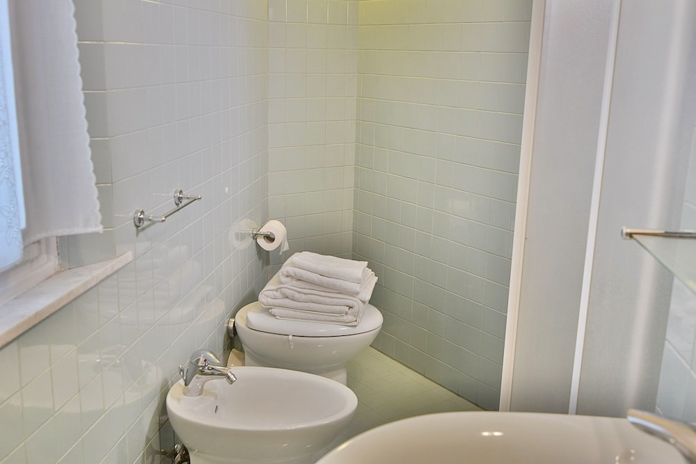 N12 Design Accomodation Alpha
