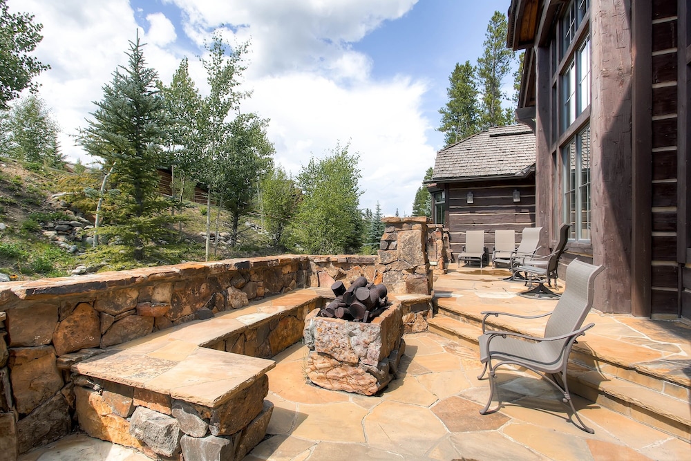 Ski Bridge Lodge - Ski In / Ski Out