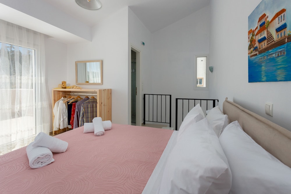 Blue Hills Villas by Estia Orange 1