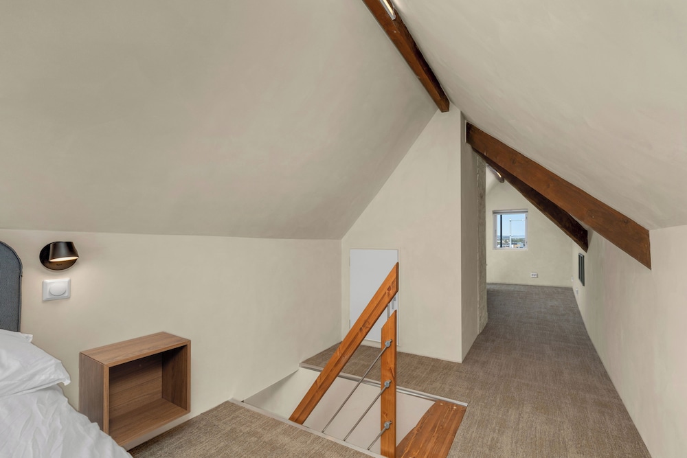 Central Guest House - Private Bathroom