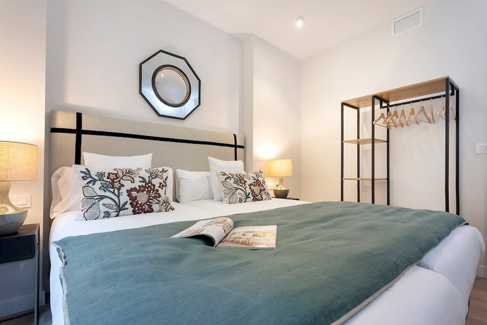 Exclusive 2-bedroom Near the Cathedral. San Matías I