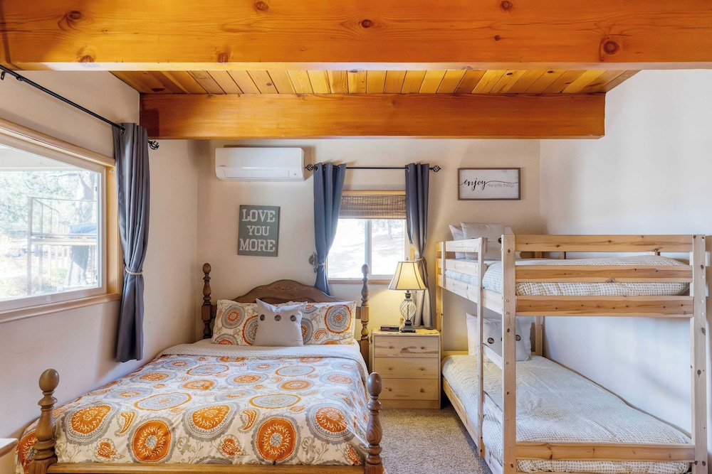 Lakeside in Bearadise by Avantstay Gorgeous Mountain Cabin in Boulder Bay!