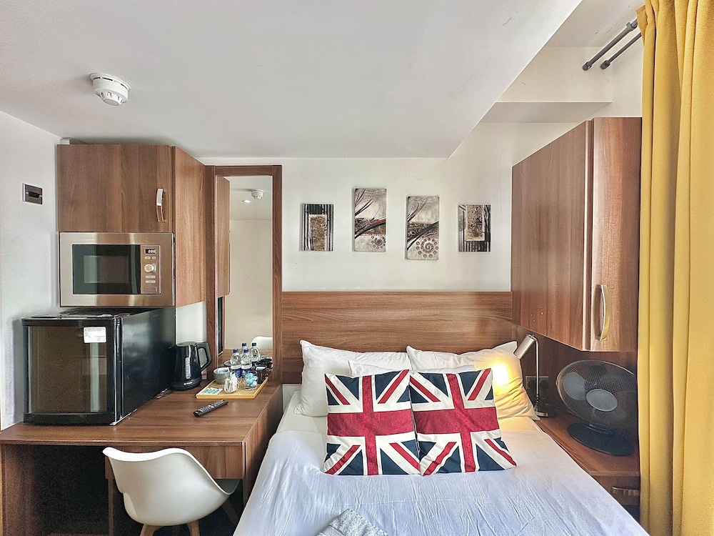 205 Earls Court