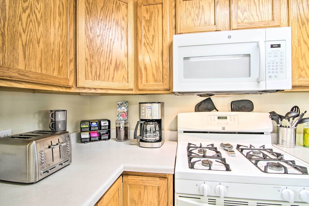 Montana's Emigrant Peaks Getaway: Apt w/ Mtn Views