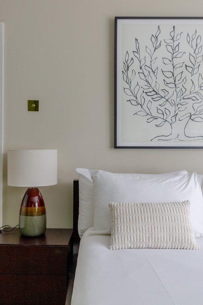 Gorgeous 2BD Garden Getaway, Victoria Park