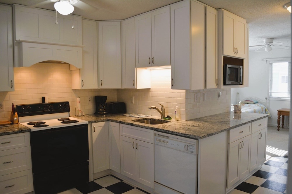 Beauty & The Beach-8B - 2 Br Home