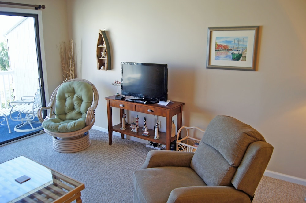 Sea Cloisters 303e 2 Bedroom Condo by RedAwning