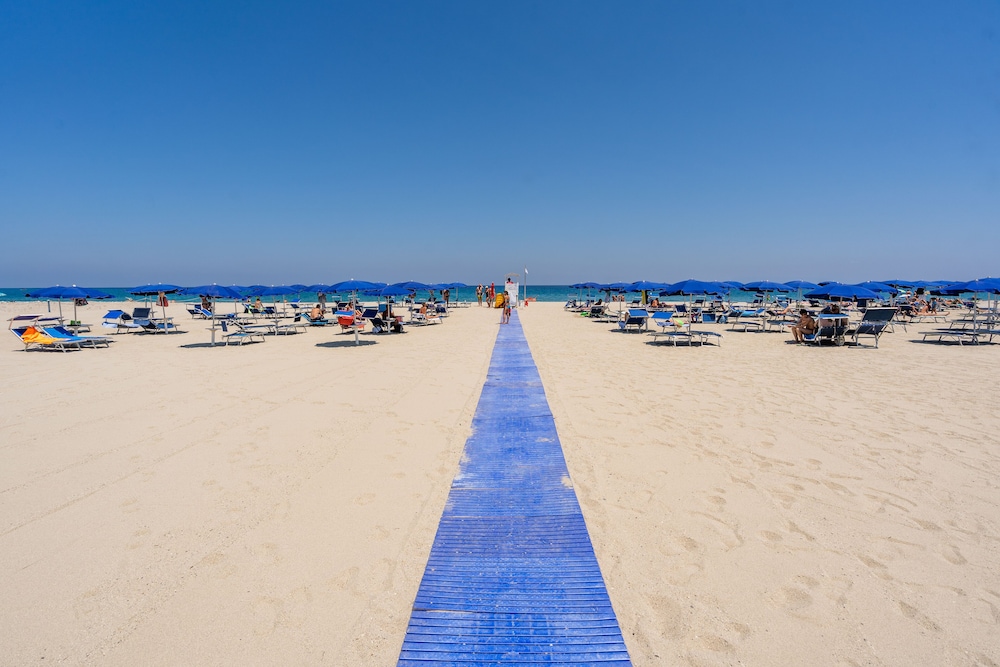 Le Dune Beach Club