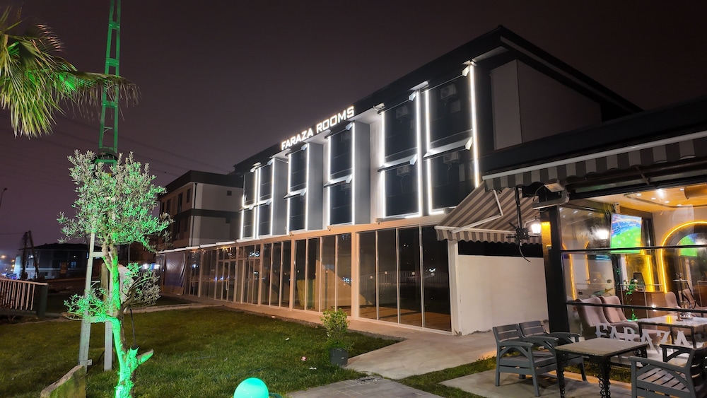 Faraza Rooms