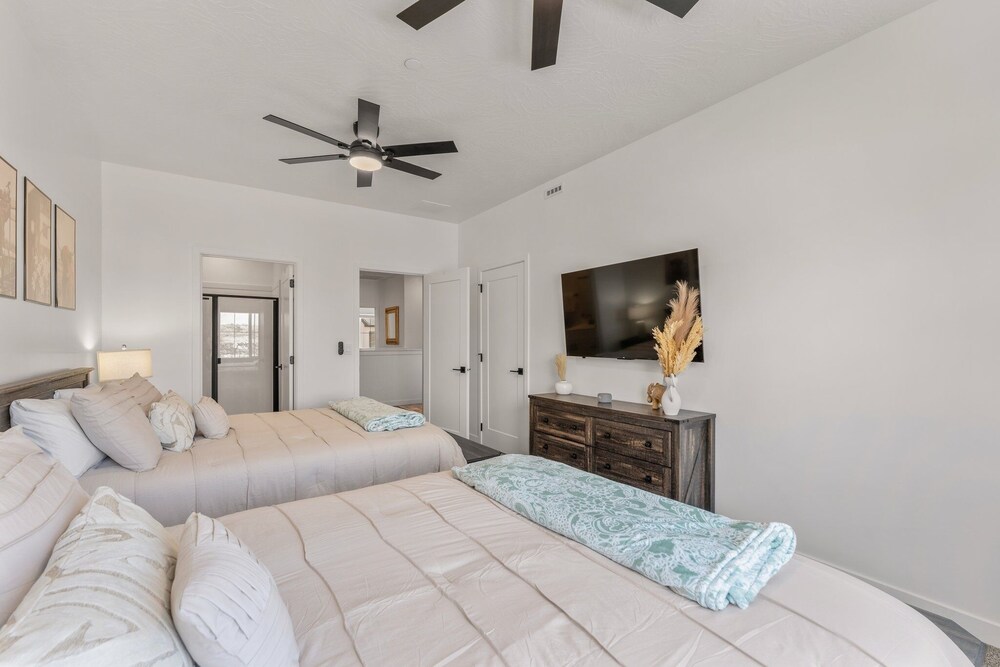 Popular Poolside Retreat 4 Bedroom Townhouse