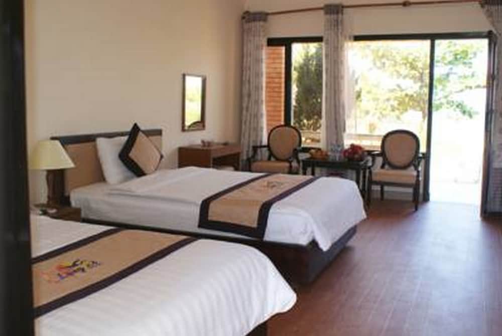 Làng Cò Resort