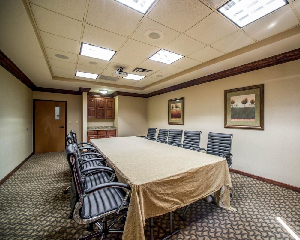 Columbia Vacations - Comfort Suites Columbia - University Area - Property Image 1