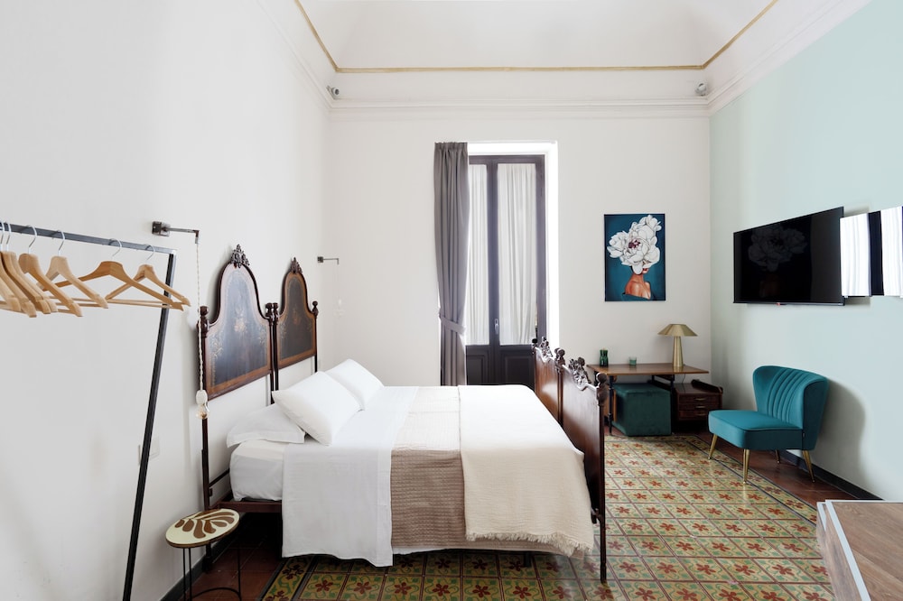 Holiday Lux Boutique Room