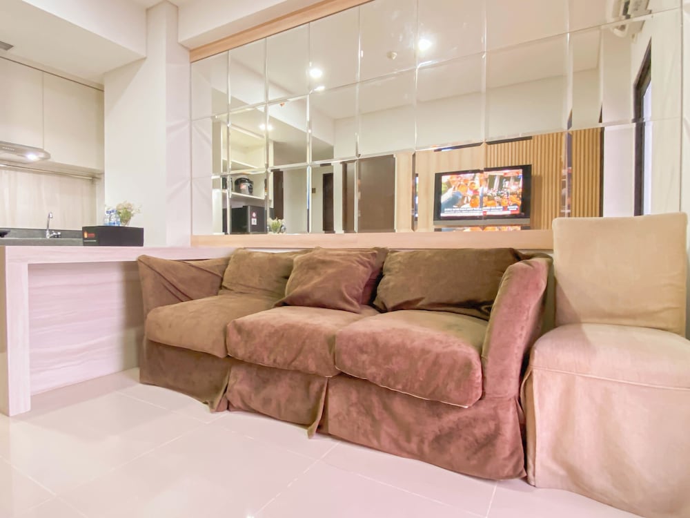 Modern Look 2BR Corner Transpark Cibubur Apartment