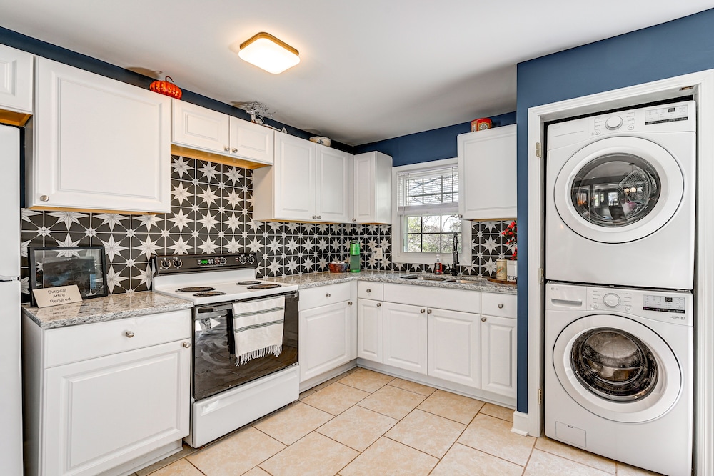 Eclectic Winston-salem Home: 3 Mi to Downtown! view 5