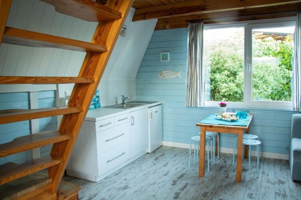 Storey Holiday House, Bobolin view 5