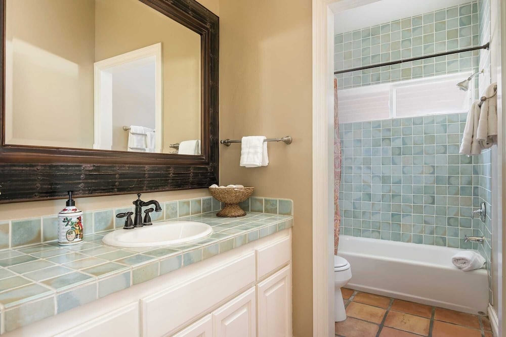 Private Estate w/ Pool, Hot Tub & Fire Pit Near Encinitas The Ranch by Avantstay