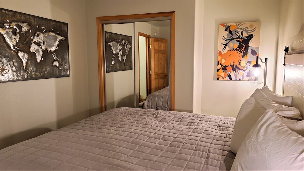Estes Park Condos - Property Image 33