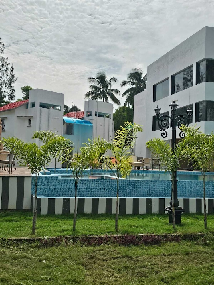 Jowar Hoter & Resort