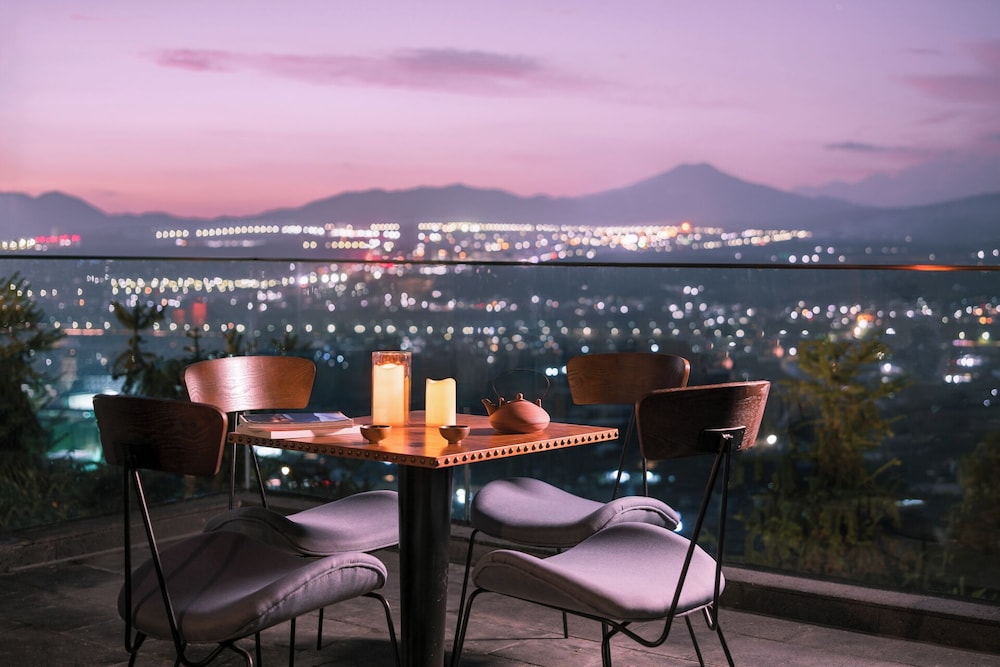 Tengchong Budu Hot Spring Resort Hotel