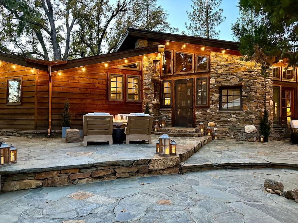Luxury Casa Oso Retreat 2houses Hottub BBQ 43acres