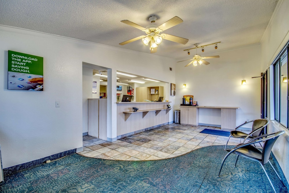 St Joseph Vacations - Motel 6 Saint Joseph, MO - Property Image 4