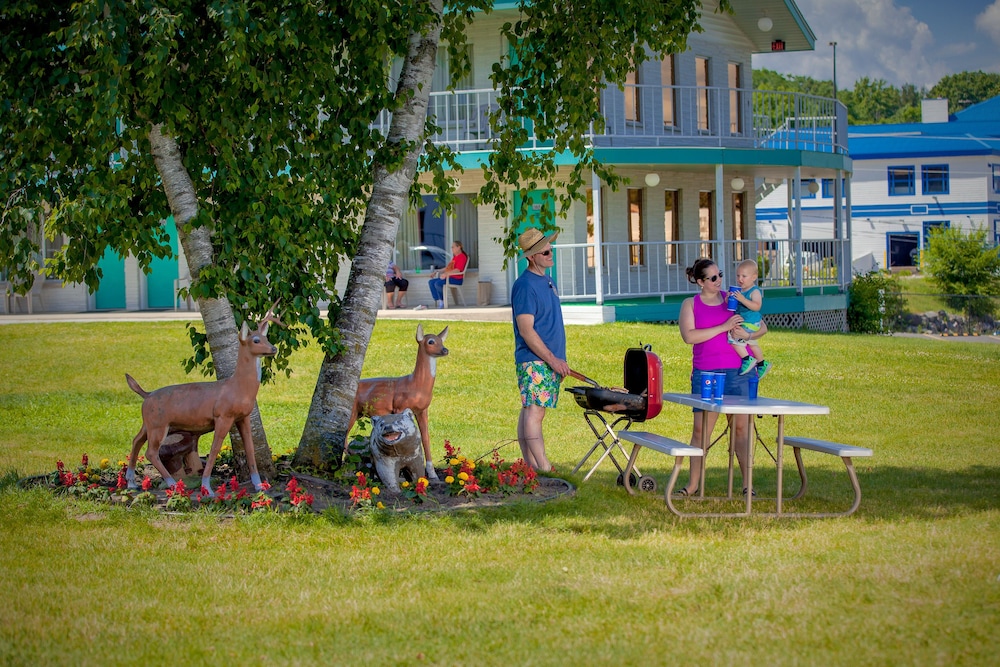 Shamrock Motel