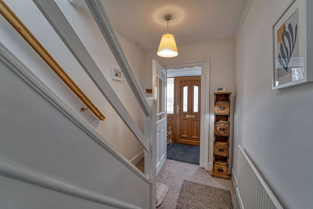 Host Stay Severn Swans House