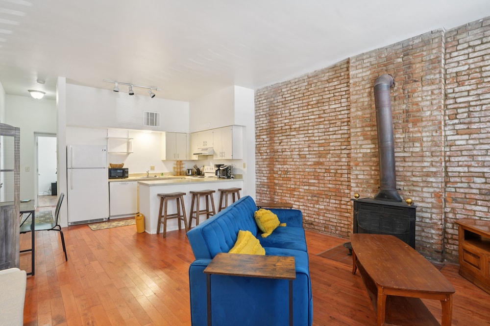 Charming Soulard Retreat With Historic Character 1 Bedroom Apts