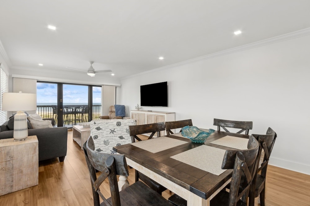 Surf And Racquet Club B149 2 Bedroom Condo
